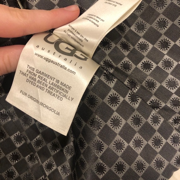 UGG Shearling Vest - Picture 5 of 6